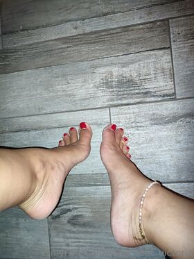 only_feet_victoria Nude Leaks OnlyFans Photo 11
