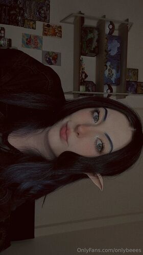 onlybeees Fotografie scursă ilegal OnlyFans dezbrăcată 4