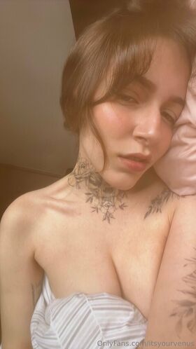 Oriana Valentine Nude Leaks OnlyFans Photo 11