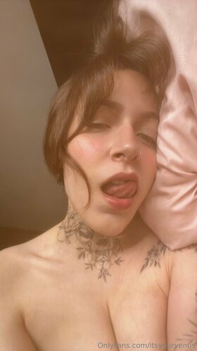 Oriana Valentine Nude Leaks OnlyFans Photo 26