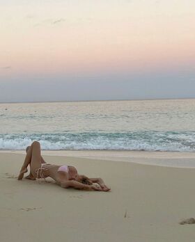 Pamela Anderson Nude Leaks OnlyFans Photo 42