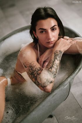 Panda Lisa (Panda Inside)