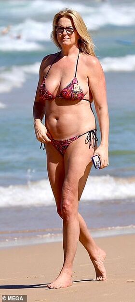 Penny Lancaster Nude Leaks OnlyFans Photo 17