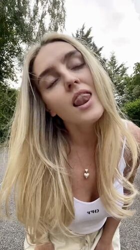 Perrie Edwards Nude Leaks OnlyFans Photo 36