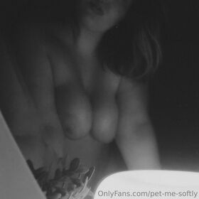 pet-me-softly Nude Leaks OnlyFans Photo 43