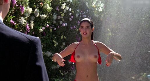 Phoebe Cates