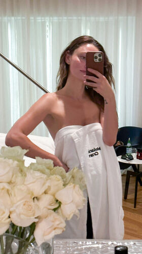Phoebe Tonkin Nude Leaks OnlyFans Photo 24