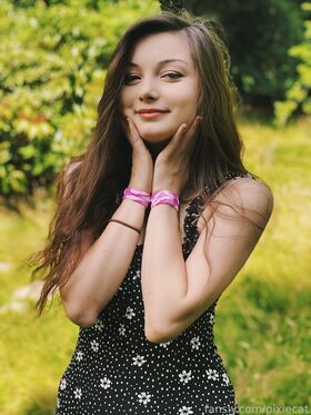 Pixiecat Фото просочення OnlyFans (оголене) 177