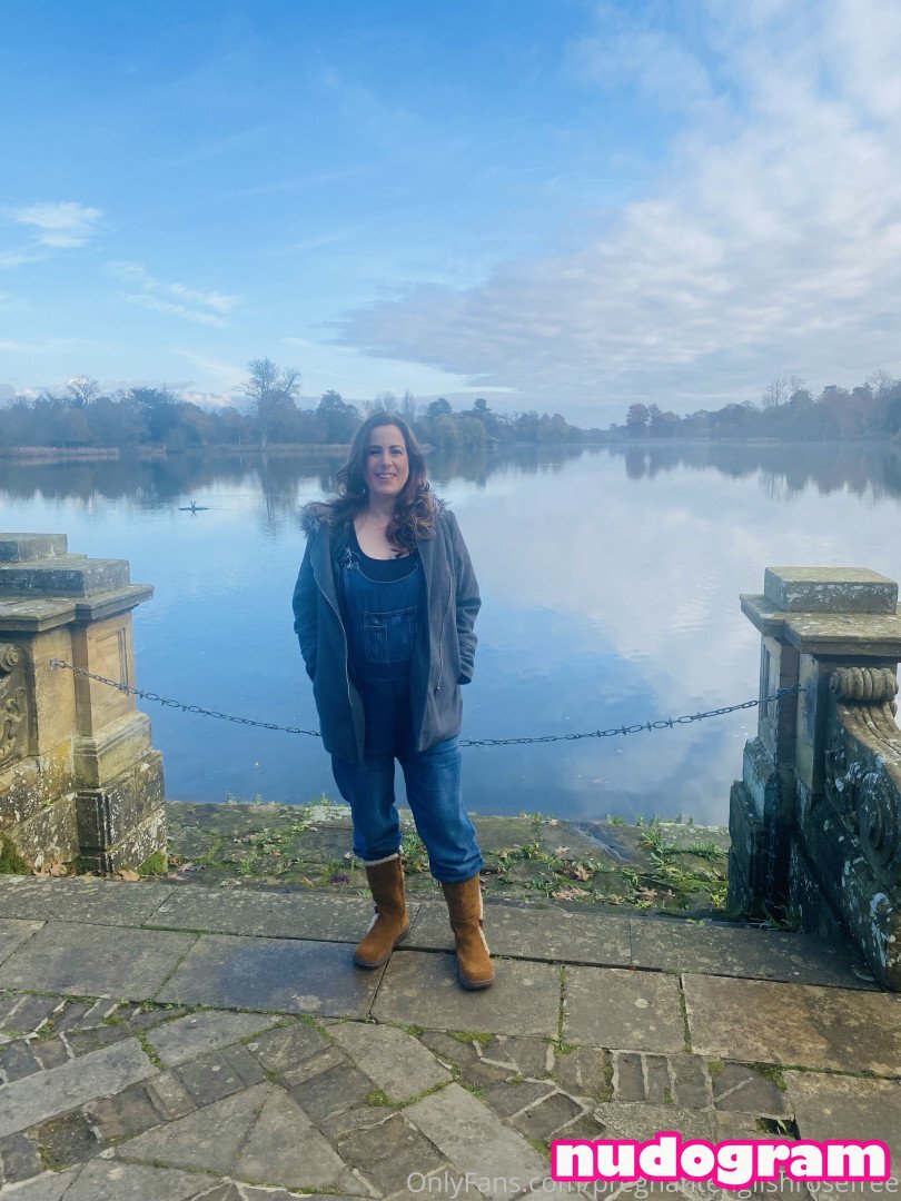 Pregnant-English-Rose