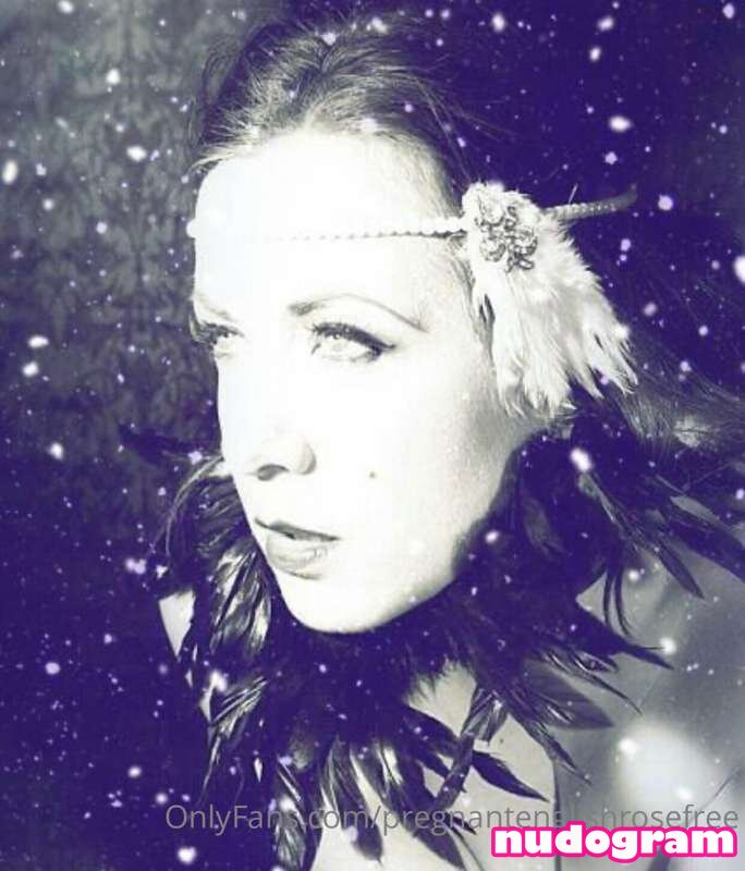 Pregnant-English-Rose