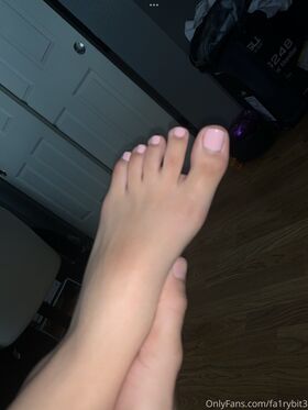 Pretty Feet Nude Leaks OnlyFans Photo 69