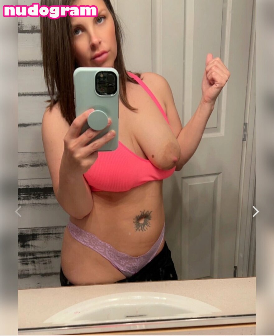 PrettyMomma727  lindzeexxo1  wvbabyxxo OnlyFans Leaks Photo 26.