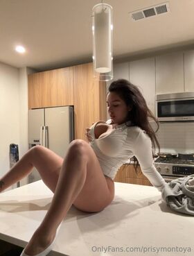 Prisy Montoya Nude Leaks OnlyFans Photo 75