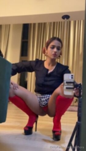 psyflora Procurena gola OnlyFans fotografija 96