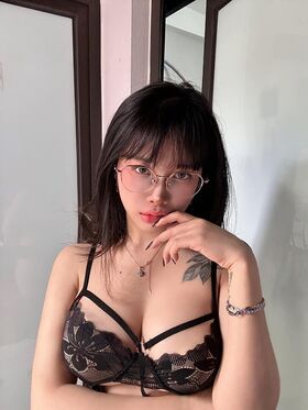 Puka Гола изтичане OnlyFans снимка 6