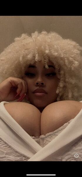Queeen_savage Nude Leaks OnlyFans Photo 4
