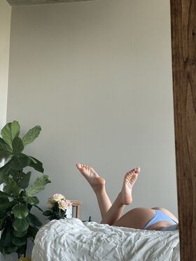 Queen Ally Findom Femdom Фото просочення OnlyFans (оголене) 7