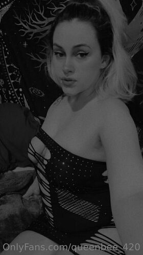 queenbee_420 Nacktes Leaks OnlyFans Foto 4