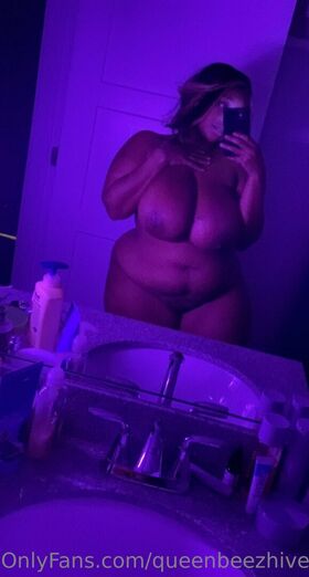 Queenbeezhive Nacktes Leaks OnlyFans Foto 19