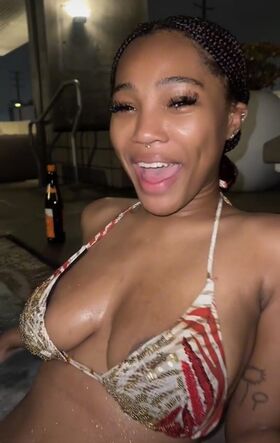 Quenlin Blackwell Nude Leaks OnlyFans Photo 24