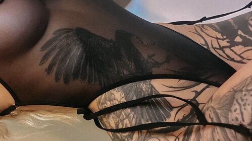 Raya Henriette Procurena gola OnlyFans fotografija 3