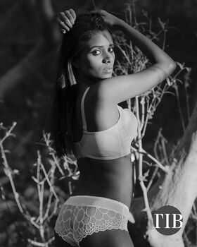 Resha Antony Nude Leaks OnlyFans Photo 15