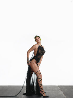 Rihanna Nude Leaks OnlyFans Photo 460