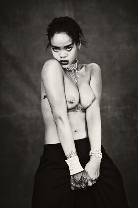 Rihanna Nude Leaks OnlyFans Photo 491