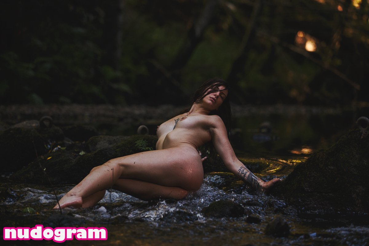 Raven.Risque  Risky.Raven  raven_lynn80  red.elextra Гола изтичане  OnlyFans снимка 1 - Nudogram v2.1