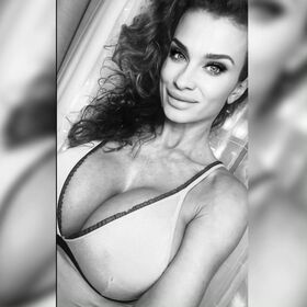 Romi_curly Nude Leaks OnlyFans Photo 1