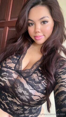 rose.888 Procurena gola OnlyFans fotografija 5