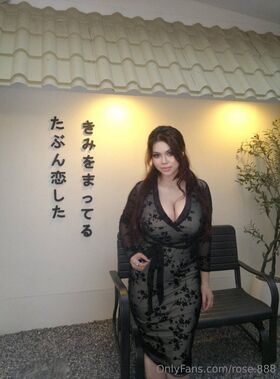 rose.888 Procurena gola OnlyFans fotografija 13