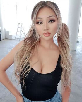 Rosie Ly Nude Leaks OnlyFans Photo 5