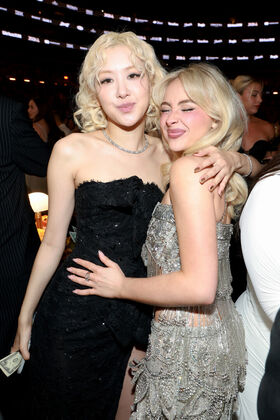 Sabrina Carpenter Nude Leaks OnlyFans Photo 961