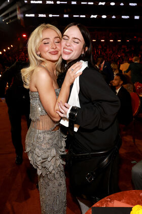 Sabrina Carpenter Nude Leaks OnlyFans Photo 962