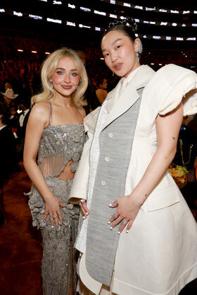 Sabrina Carpenter Nude Leaks OnlyFans Photo 963