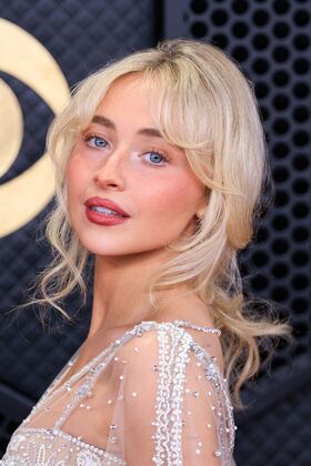 Sabrina Carpenter Nude Leaks OnlyFans Photo 966