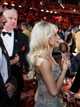 Sabrina Carpenter Nude Leaks OnlyFans Photo 991