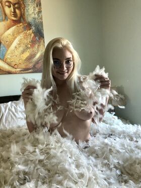 Sabrina May Nude Leaks OnlyFans Photo 15