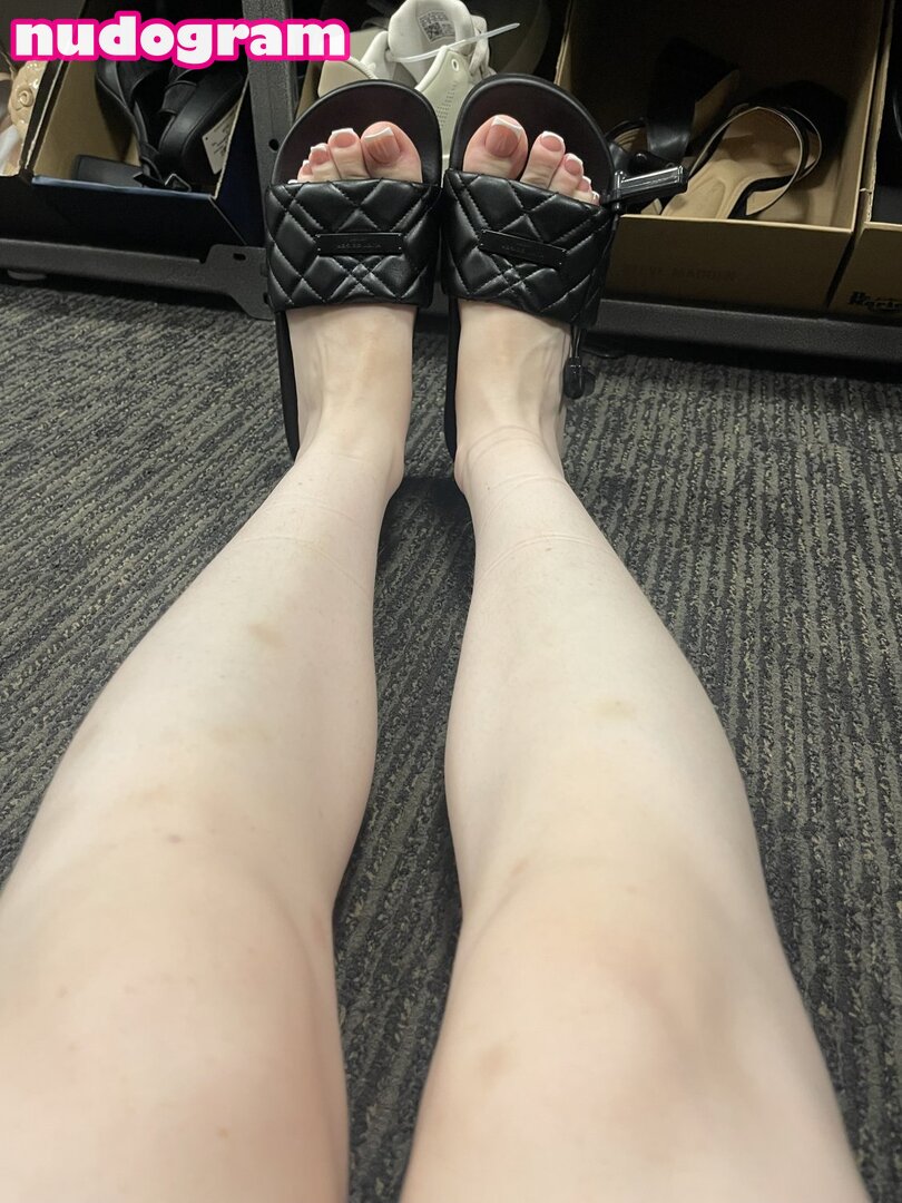 sandalsandfeet