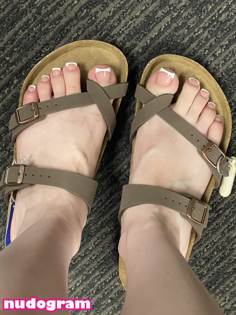 sandalsandfeet