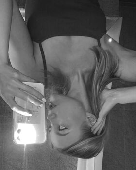 Sara Manner Nude Leaks OnlyFans Photo 32