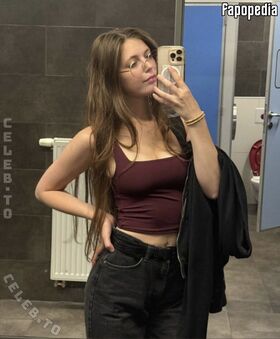 sara2005 Uniknutá nahá OnlyFans fotografia 15