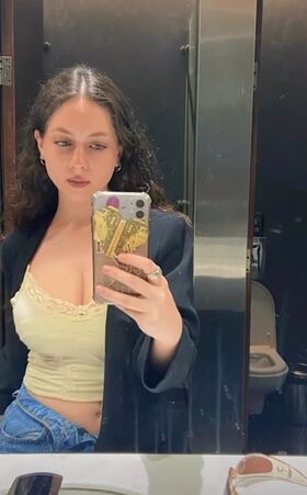 Saraghvnem Nude Leaks OnlyFans Photo 11