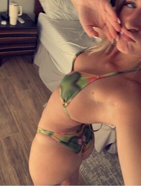 Sarah Lindstrom Nude Leaks OnlyFans Photo 27