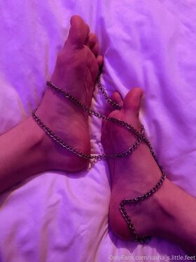 sasha_s.little.feet Nude Leaks OnlyFans Photo 5