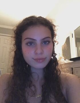 Savage Sof Nahé uniklé OnlyFans foto 21