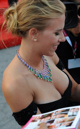 Scarlett Johansson Nude Leaks OnlyFans Photo 324