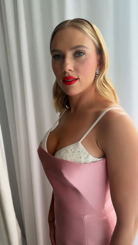 Scarlett Johansson Nude Leaks OnlyFans Photo 338