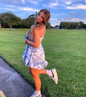 Selah Luper Procurena gola OnlyFans fotografija 3